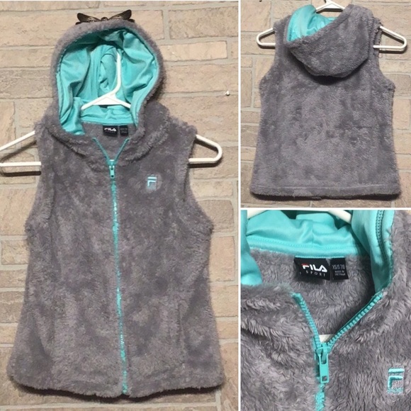 Fila Other - FILA - Sz XS / S - 7/8 yrs - plush vest w/ hood -
